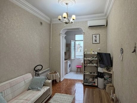 2 otaqlı köhnə tikili - Sahil m. - 45 m²
