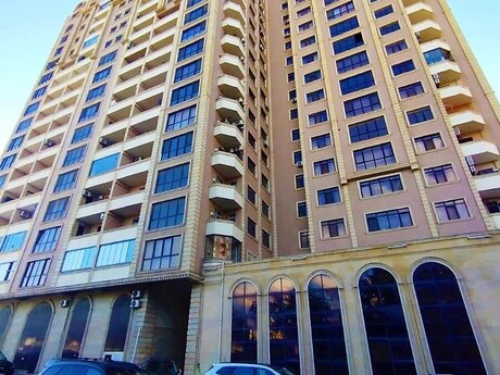 Объявление №6104792 - Баку, м. 28 мая, 2-комн., 70 м², 13/18 этаж
