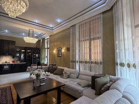 4 otaqlı yeni tikili - Nizami m. - 200 m²