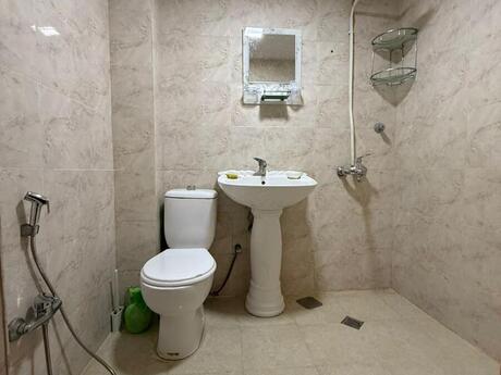 3 otaqlı köhnə tikili - Elmlər Akademiyası m. - 63 m²