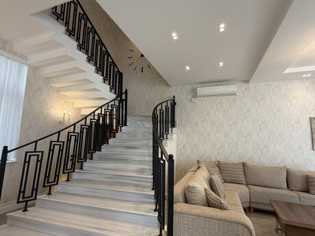 4 otaqlı həyət evi/bağ evi - Mərdəkan q. - 180 m²