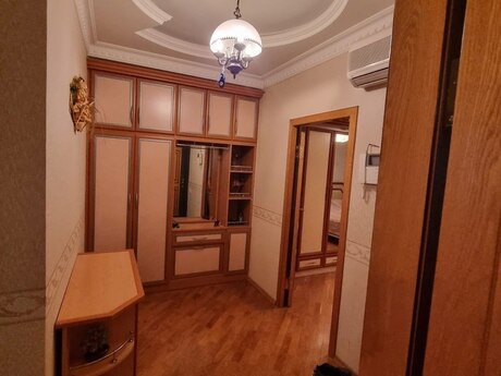 2 otaqlı köhnə tikili - Azadlıq Prospekti m. - 65 m²