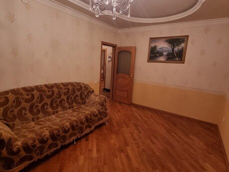 2 otaqlı köhnə tikili - Azadlıq Prospekti m. - 65 m²