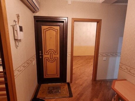 2 otaqlı köhnə tikili - Azadlıq Prospekti m. - 65 m²