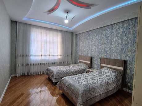 4-комн. новостройка - м. 28 мая - 130 м²
