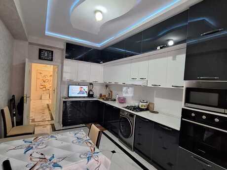 Объявление №6104854 - Баку, м. 28 мая, 4-комн., 130 м², 4/17 этаж