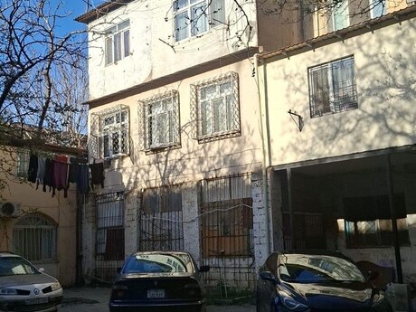 2 otaqlı köhnə tikili - 28 May m. - 70 m²