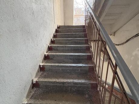2 otaqlı köhnə tikili - 28 May m. - 70 m²
