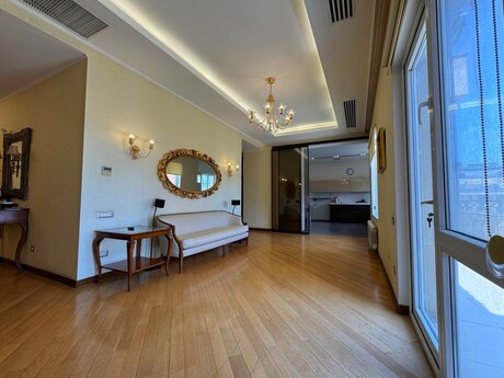 5 otaqlı yeni tikili - 28 May m. - 390 m²