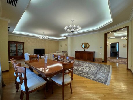 5 otaqlı yeni tikili - 28 May m. - 390 m²