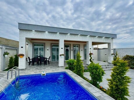 5 otaqlı həyət evi/bağ evi - Bilgəh q. - 300 m²