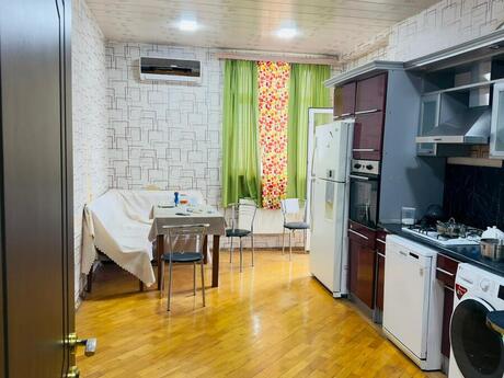 3 otaqlı yeni tikili - İnşaatçılar m. - 140 m²