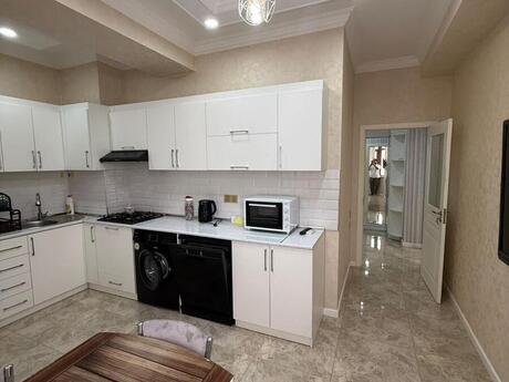 2 otaqlı yeni tikili - Şah İsmayıl Xətai m. - 81 m²