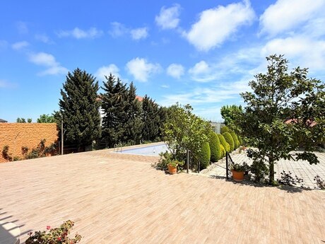 7 otaqlı həyət evi/bağ evi - Buzovna q. - 500 m²