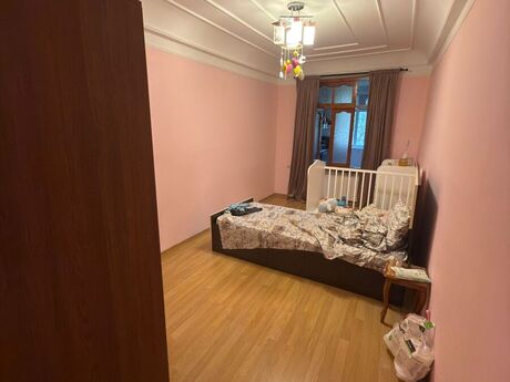 3 otaqlı köhnə tikili - İnşaatçılar m. - 75 m²