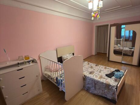 3 otaqlı köhnə tikili - İnşaatçılar m. - 75 m²