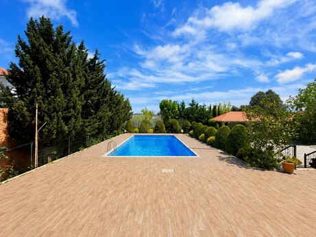 6 otaqlı həyət evi/bağ evi - Buzovna q. - 500 m²