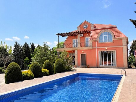 6 otaqlı həyət evi/bağ evi - Buzovna q. - 500 m²