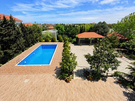 6 otaqlı həyət evi/bağ evi - Buzovna q. - 500 m²