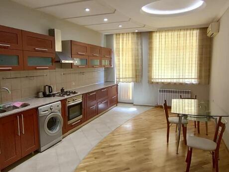 3 otaqlı yeni tikili - Nəsimi r. - 135 m²