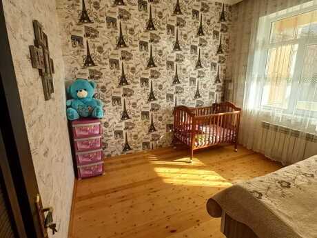 3 otaqlı həyət evi/bağ evi - Qaraçuxur q. - 178 m²