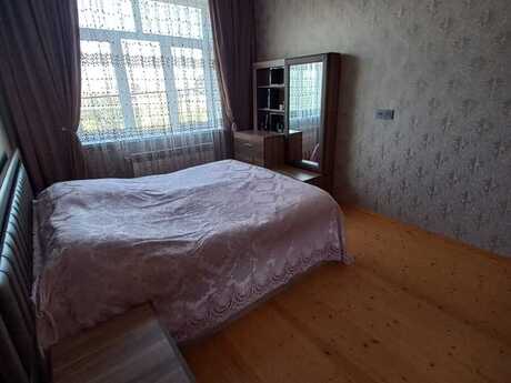 3 otaqlı həyət evi/bağ evi - Qaraçuxur q. - 178 m²