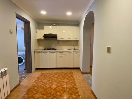 2 otaqlı köhnə tikili - Elmlər Akademiyası m. - 70 m²