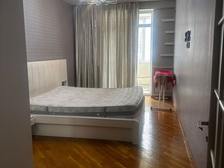 3 otaqlı yeni tikili - 8 Noyabr m. - 122 m²
