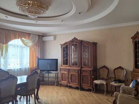 3 otaqlı yeni tikili - İnşaatçılar m. - 200 m²