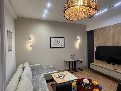 2 otaqlı həyət evi/bağ evi - Buzovna q. - 112 m²