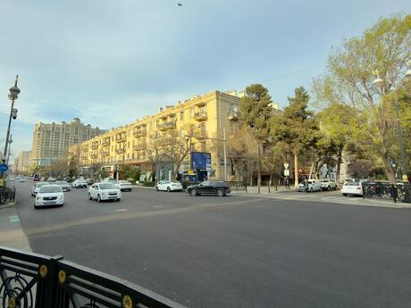 3 otaqlı köhnə tikili - Elmlər Akademiyası m. - 80 m²