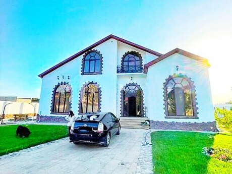6 otaqlı həyət evi/bağ evi - Mərdəkan q. - 300 m²