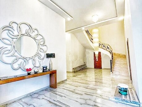 6 otaqlı həyət evi/bağ evi - Mərdəkan q. - 300 m²