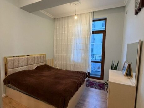 4 otaqlı yeni tikili - 8 Noyabr m. - 128 m²