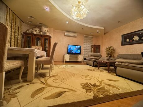 Elan №6105359 - Bakı, Nizami m., 3 otaqlı, 150 m², 3/18 mərtəbə