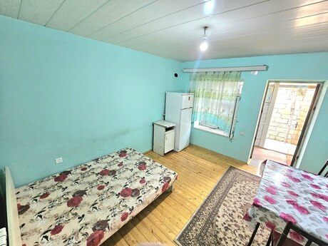 1 otaqlı həyət evi/bağ evi - Zabrat q. - 25 m²
