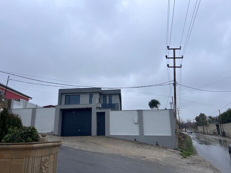 4 otaqlı həyət evi/bağ evi - Görədil q. - 200 m²