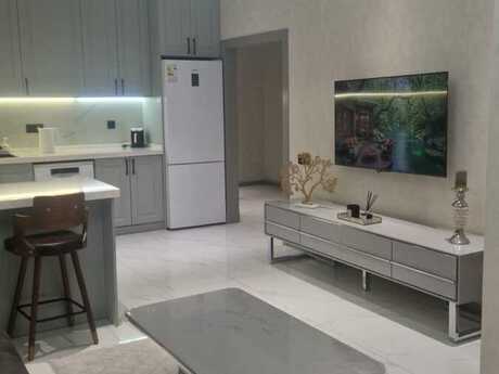 4-комн. новостройка - м. 28 мая - 120 м²