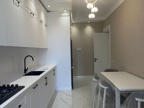 4 otaqlı yeni tikili - 28 May m. - 170 m²