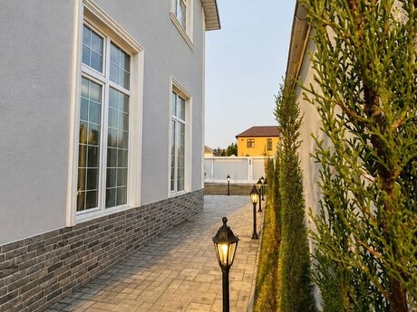 5 otaqlı həyət evi/bağ evi - Buzovna q. - 380 m²