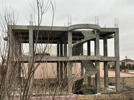7 otaqlı həyət evi/bağ evi - Novxanı q. - 470 m²