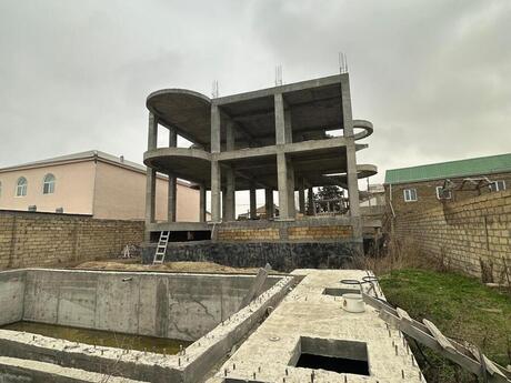 7 otaqlı həyət evi/bağ evi - Novxanı q. - 470 m²
