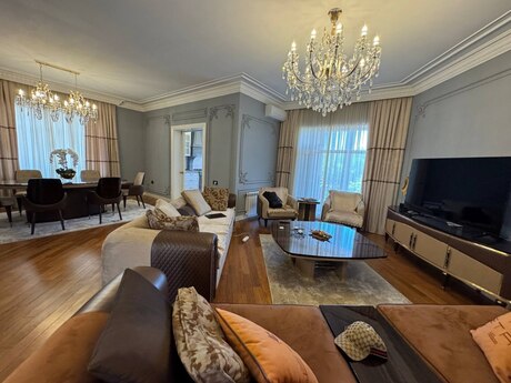 7 otaqlı həyət evi/bağ evi - Mərdəkan q. - 450 m²