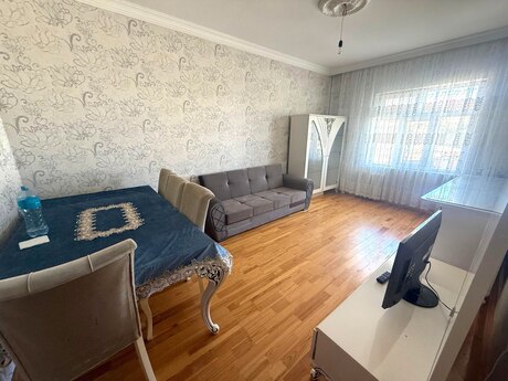 2 otaqlı köhnə tikili - Yeni Günəşli q. - 60 m²