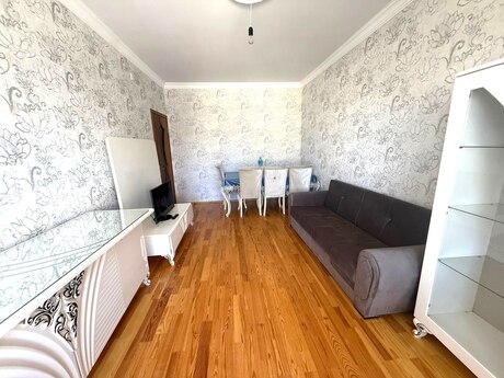 2 otaqlı köhnə tikili - Yeni Günəşli q. - 60 m²