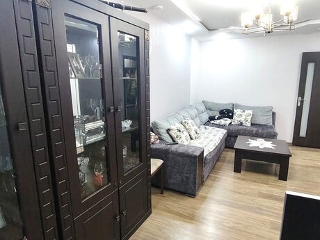 3 otaqlı köhnə tikili - Neftçilər m. - 70 m²