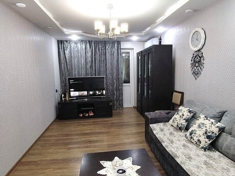 3 otaqlı köhnə tikili - Neftçilər m. - 70 m²