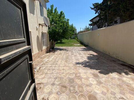8 otaqlı həyət evi/bağ evi - Novxanı q. - 500 m²