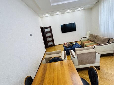 4 otaqlı yeni tikili - Nəsimi r. - 170 m²