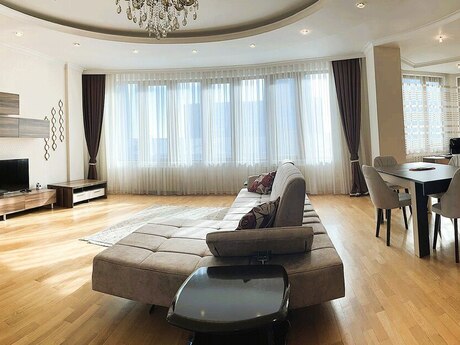 3 otaqlı yeni tikili - 28 May m. - 190 m²